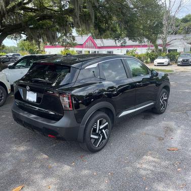 Super Black 2025 Nissan Kicks SV