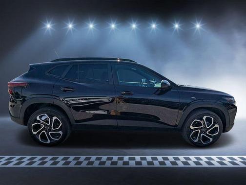 Mosaic Black Metallic 2024 Chevrolet Trax FWD 2RS