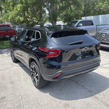 Mosaic Black Metallic 2024 Chevrolet Trax FWD 2RS