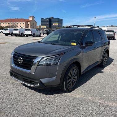 2022 Nissan Pathfinder SL 2WD