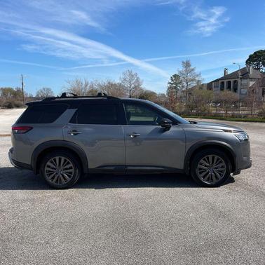 2022 Nissan Pathfinder SL 2WD