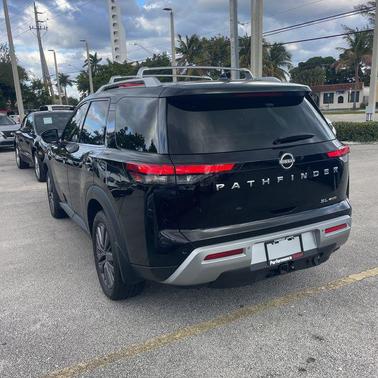 2022 Nissan Pathfinder SL 4WD