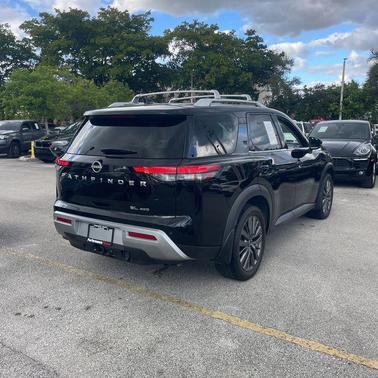 2022 Nissan Pathfinder SL 4WD