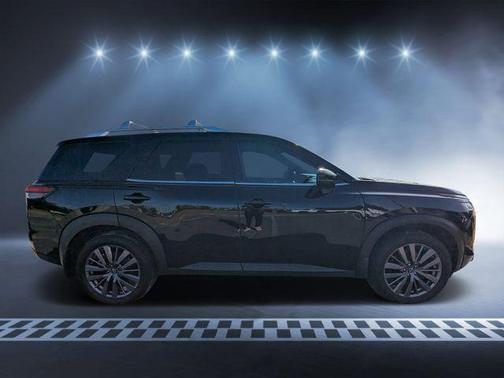 2022 Nissan Pathfinder SL 4WD