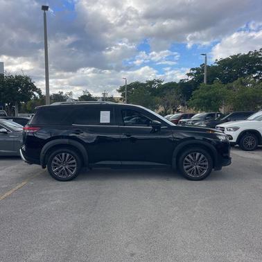 2022 Nissan Pathfinder SL 4WD