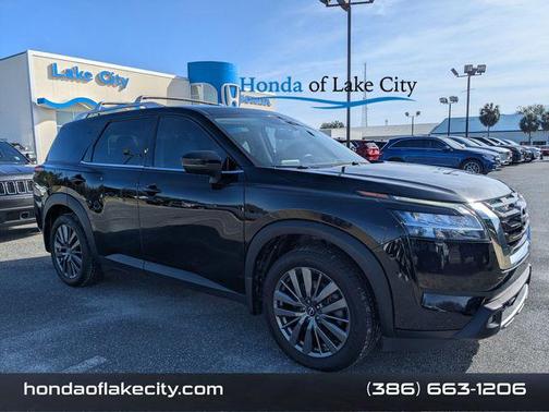 2022 Nissan Pathfinder SL 4WD