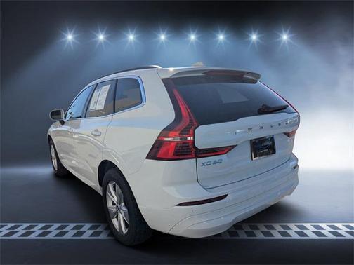 2022 Volvo XC60 B5 Momentum