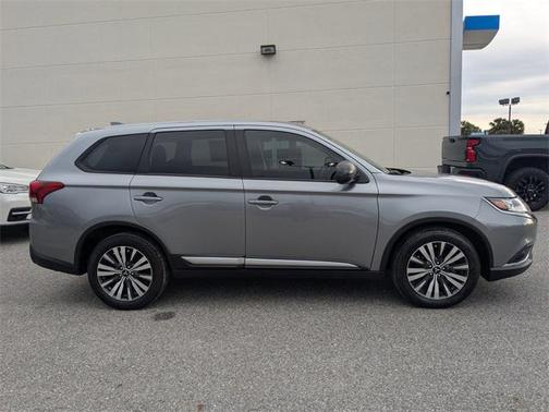 2020 Mitsubishi Outlander ES