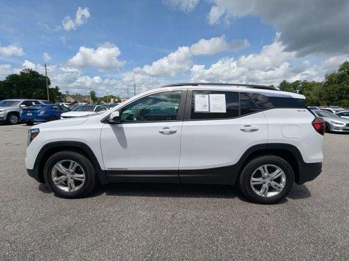 Summit White 2022 GMC Terrain SLE