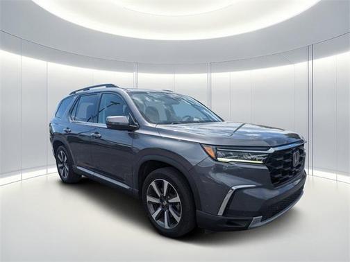 2023 Honda Pilot Touring 8-Passenger
