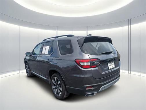 2023 Honda Pilot Touring 8-Passenger