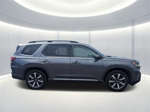 2023 Honda Pilot Touring 8-Passenger