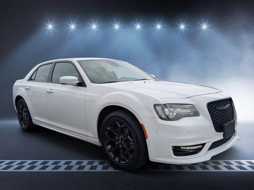 2023 Chrysler 300 Touring