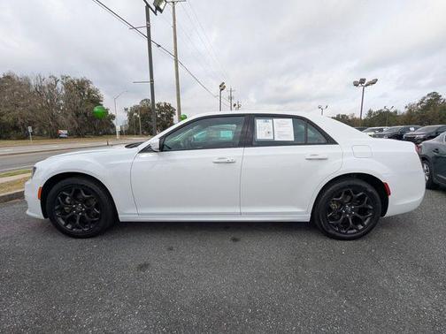 2023 Chrysler 300 Touring