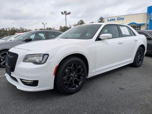 2023 Chrysler 300 Touring