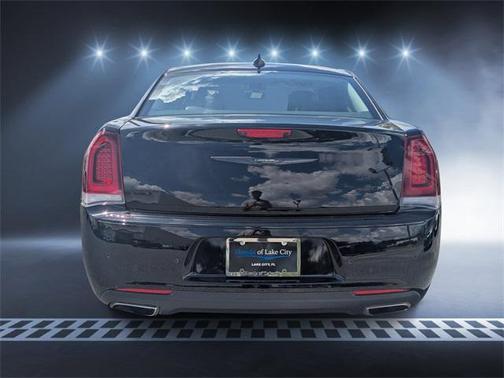 2023 Chrysler 300 Touring