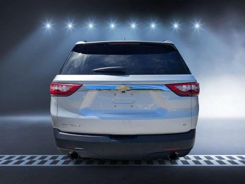 Silver Ice Metallic 2020 Chevrolet Traverse LT Cloth