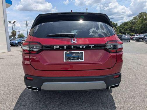 Radiant Red Metallic II 2026 Honda Pilot EX-L