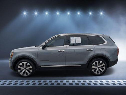 Everlasting Silver 2022 Kia Telluride S