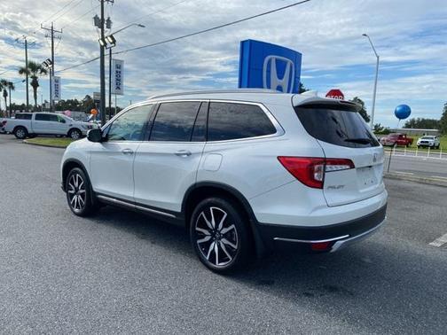2019 Honda Pilot Touring 8-Passenger