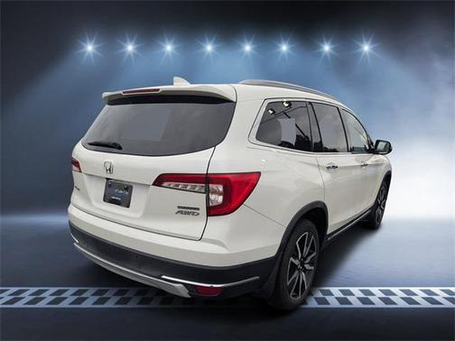 2019 Honda Pilot Touring 8-Passenger