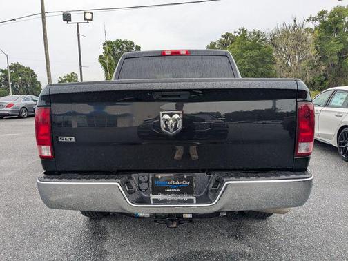 Diamond Black Crystal Pearlcoat 2022 RAM 1500 Classic SLT