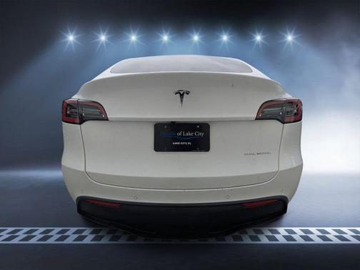 2022 Tesla Model Y Long Range Dual Motor All-Wheel Drive