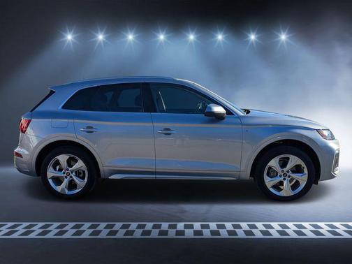 2022 Audi Q5 45 S line Premium Plus