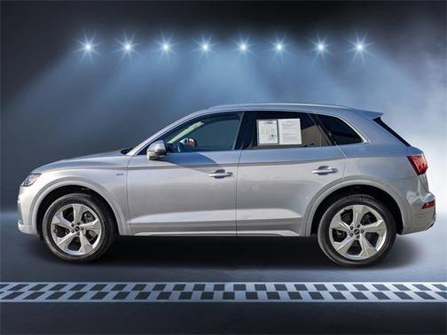 2022 Audi Q5 45 S line Premium Plus