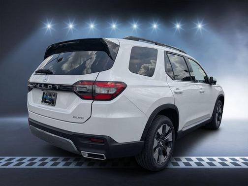 Platinum White Pearl 2026 Honda Pilot Elite
