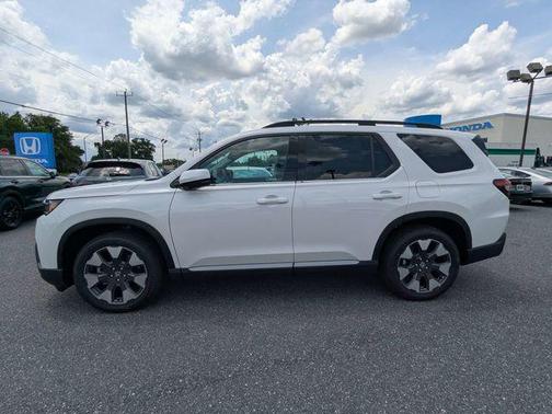 Platinum White Pearl 2026 Honda Pilot Elite