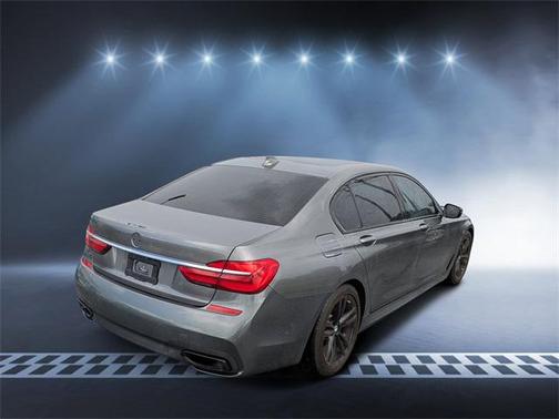 2016 BMW 740 i