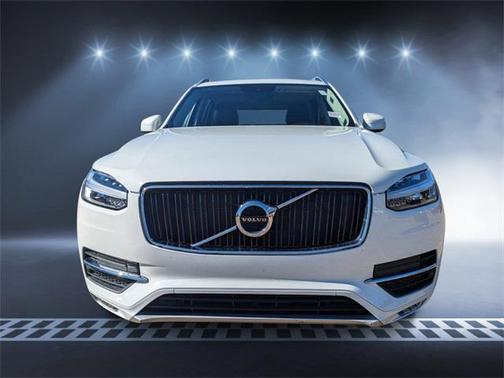 2019 Volvo XC90 T5 Momentum