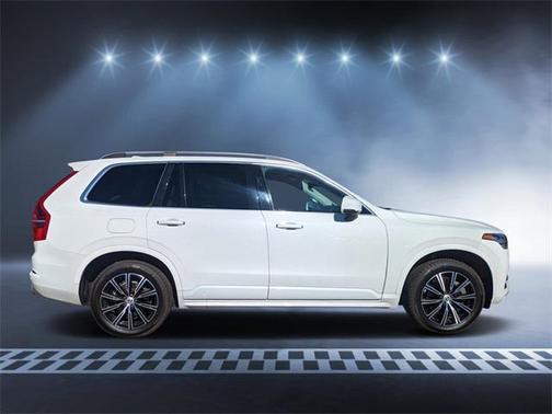 2019 Volvo XC90 T5 Momentum
