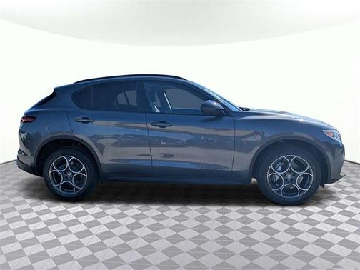 2021 Alfa Romeo Stelvio Base