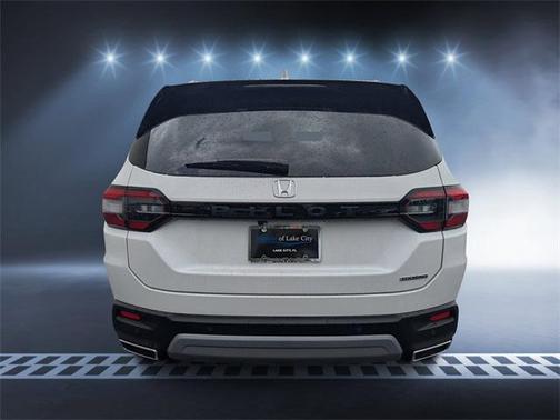 2025 Honda Pilot Touring 8-Passenger