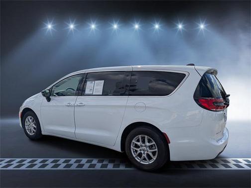 2025 Chrysler Pacifica L