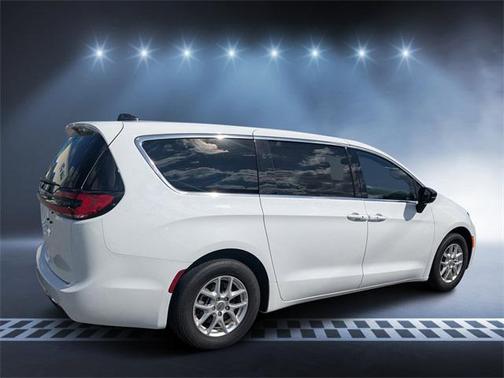 2025 Chrysler Pacifica L
