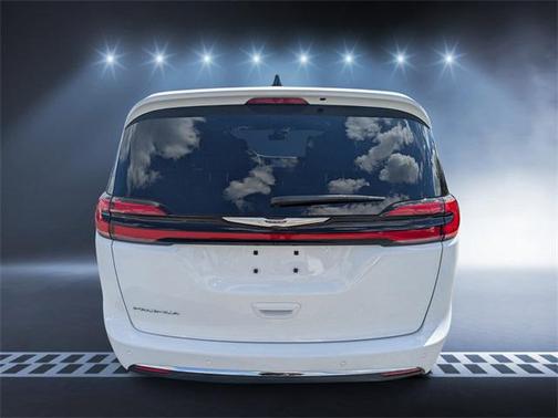 2025 Chrysler Pacifica L