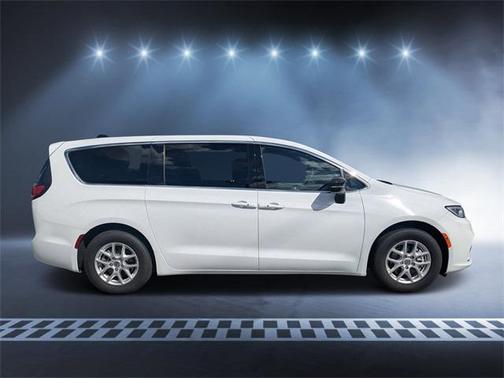 2025 Chrysler Pacifica L