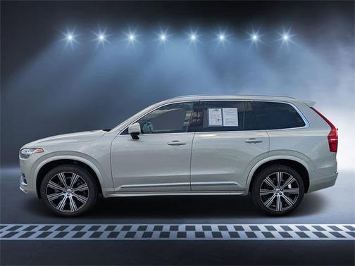 2022 Volvo XC90 T6 Inscription