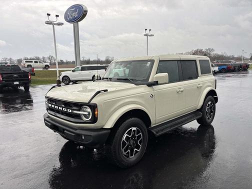 2025 Ford Bronco Outer Banks