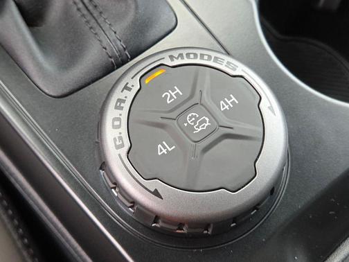 Desert Sand 2025 Ford Bronco Outer Banks