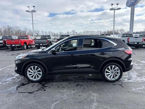 2022 Ford Escape Titanium