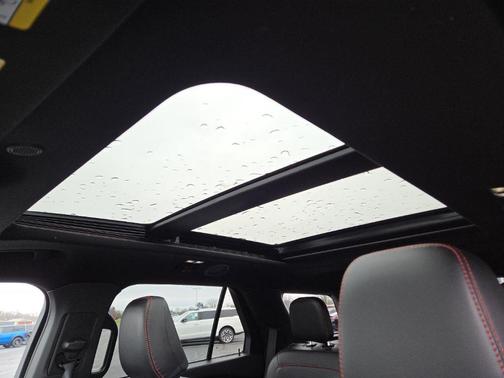 Black Metallic 2023 Ford Explorer ST-Line