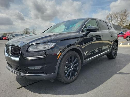 Infinite Black Metallic 2023 Lincoln Nautilus Reserve