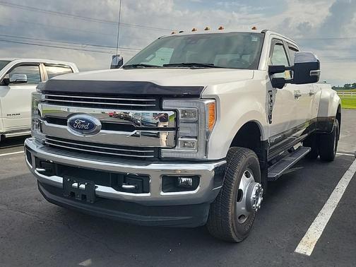 White Platinum Tri-Coat Metallic 2017 Ford F-350 Lariat Super Duty