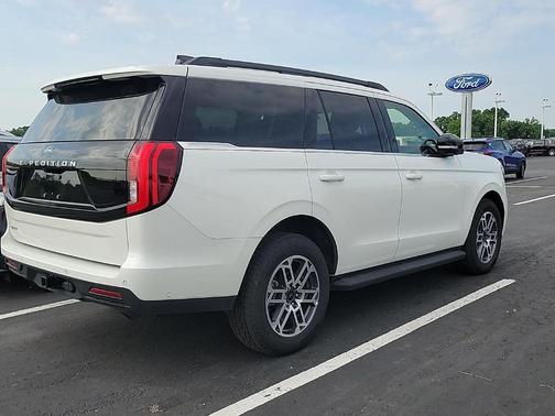 Star White 2025 Ford Expedition Active