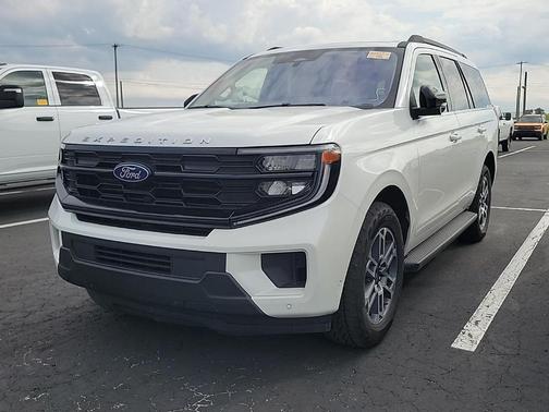 Star White 2025 Ford Expedition Active