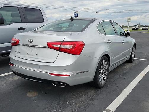 Silky Silver 2016 Kia Cadenza Premium